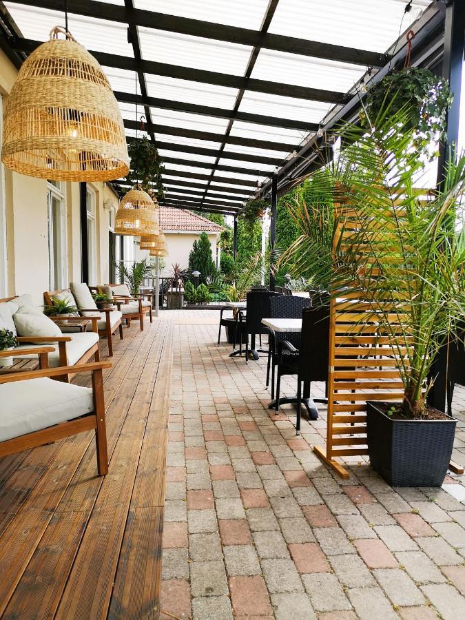 Asby Hotell Hallstahammar Buitenkant foto