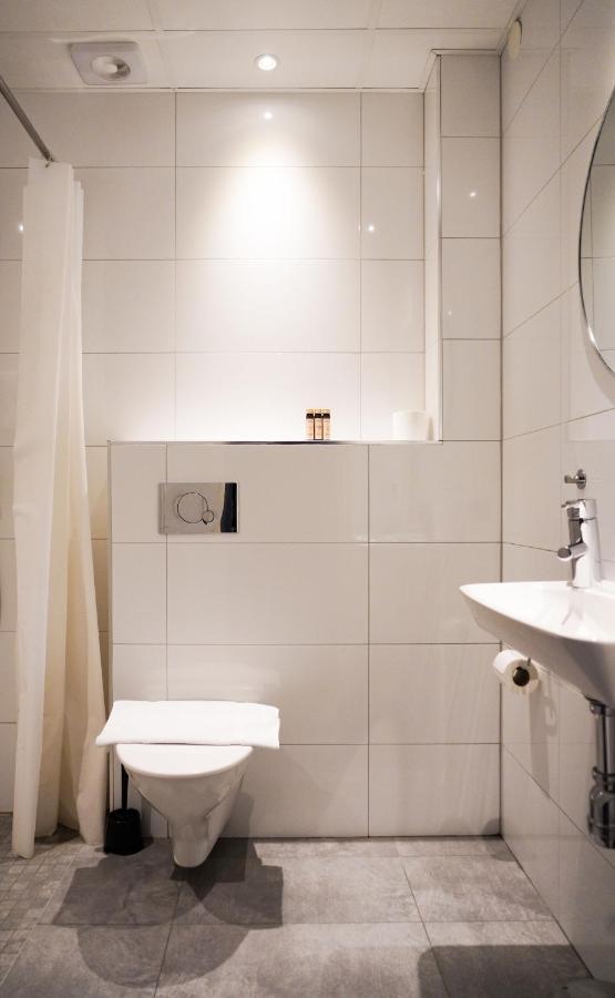 Asby Hotell Hallstahammar Buitenkant foto