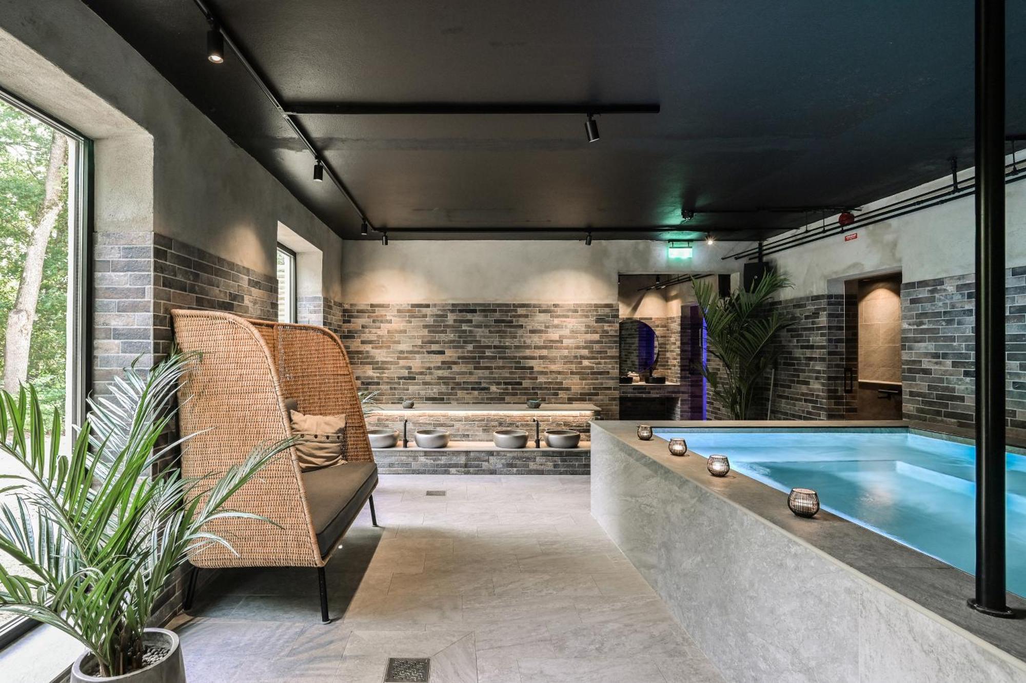 Asby Hotell Hallstahammar Buitenkant foto